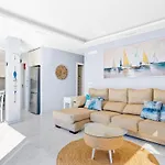 La Mar Loft With Hot Tub بيت للعطل