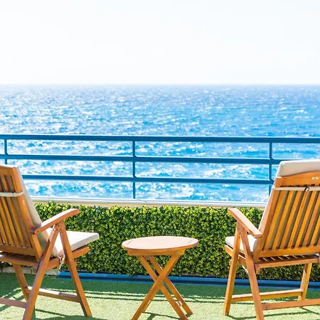 Дом отдыха La Mar Loft With Hot Tub