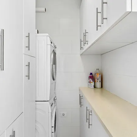 Сasa de vacaciones La Mar Loft With Hot Tub *