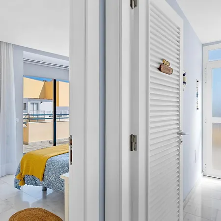 La Mar Loft With Hot Tub Puertito de Guimar