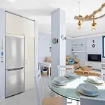 La Mar Loft With Hot Tub