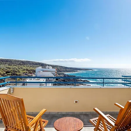 La Mar Loft With Hot Tub Puertito de Guimar