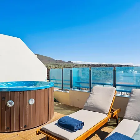 La Mar Loft With Hot Tub Vakantiehuis *