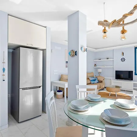 La Mar Loft With Hot Tub * 圭马尔港