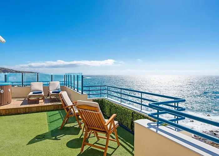 Dom wakacyjny La Mar Loft With Hot Tub