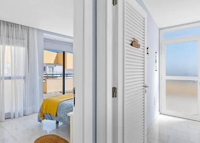 La Mar Loft With Hot Tub Puertito de Guimar