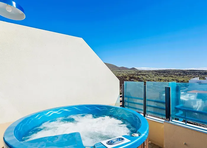 La Mar Loft With Hot Tub Dom wakacyjny Puertito de Guimar