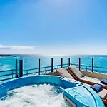 La Mar Loft With Hot Tub プエルティト・デ・グイマル